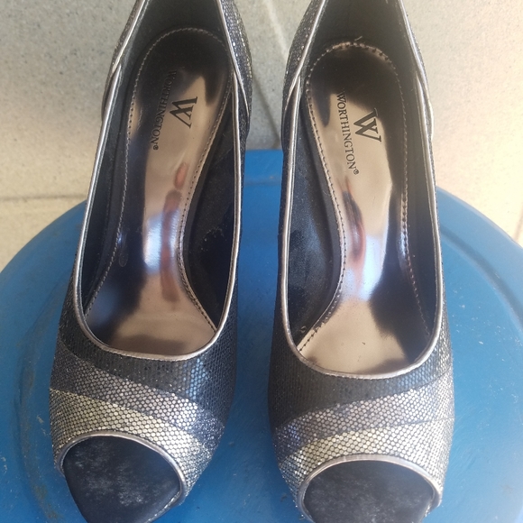 Heels - Picture 4 of 4